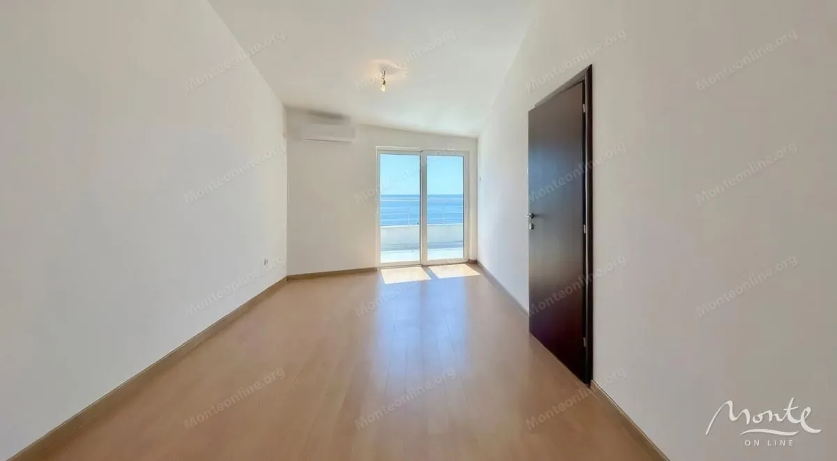 Sale, three bedroom apartment, 169m², Petrovac, Budva