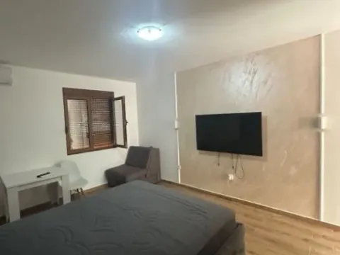 Izdavanje, jednosoban stan, 30m², Podkošljun, Budva - image 3