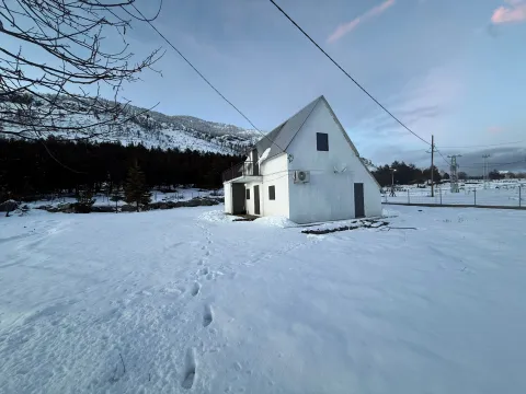 Prodaja, kuća, 100m², Kuči, Podgorica - image 1