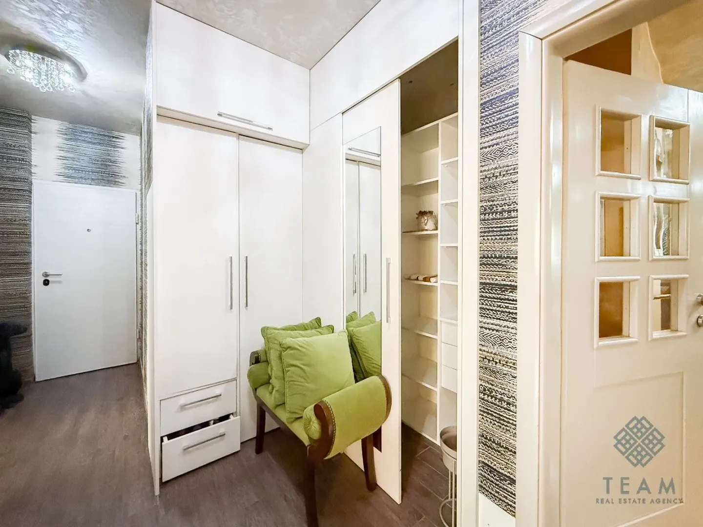 Izdavanje, trosoban stan, 79m², Pejton, Podgorica
