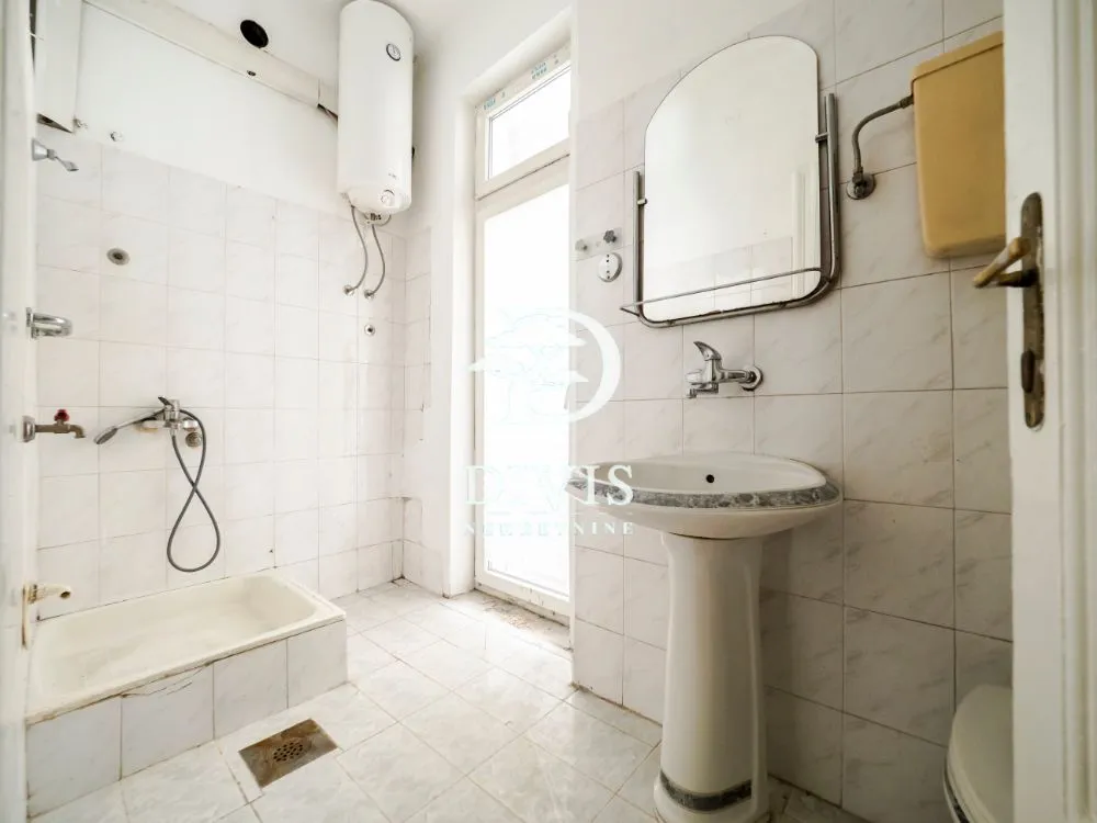 Prodaja, četvorosoban stan, 79m², Topličin venac, Beograd