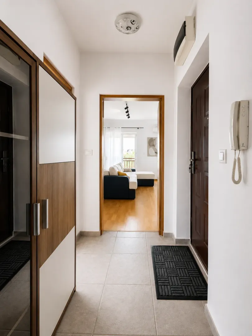 Izdavanje, dvosoban stan, 68m², Zagorič, Podgorica