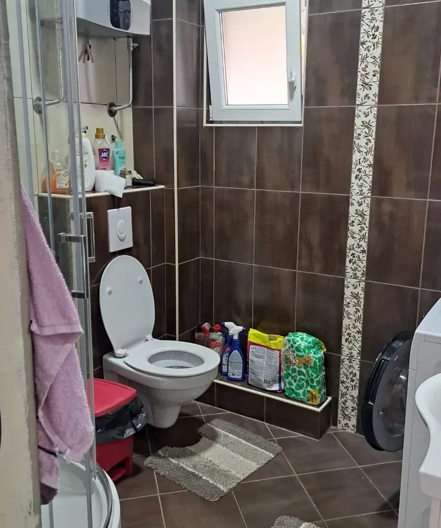 Izdavanje, trosoban stan, 106m², Tripovići, Tivat
