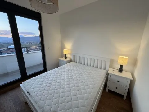 Izdavanje, trosoban stan, 96m², Tološka šuma, Podgorica - image 13