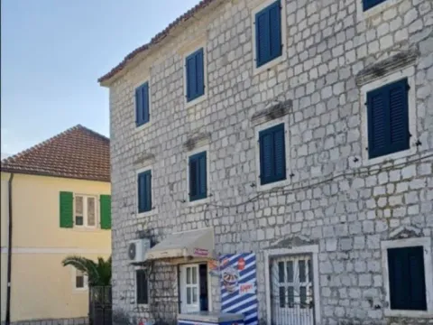 Prodaja, kuća, 340m², Muo, Kotor - image 13