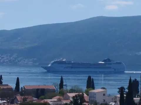 Sale, one bedroom apartment, 54m², Baošići, Herceg Novi - image 4