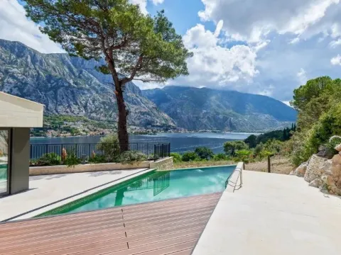 Prodaja, kuća, 479m², Prčanj, Kotor - image 8