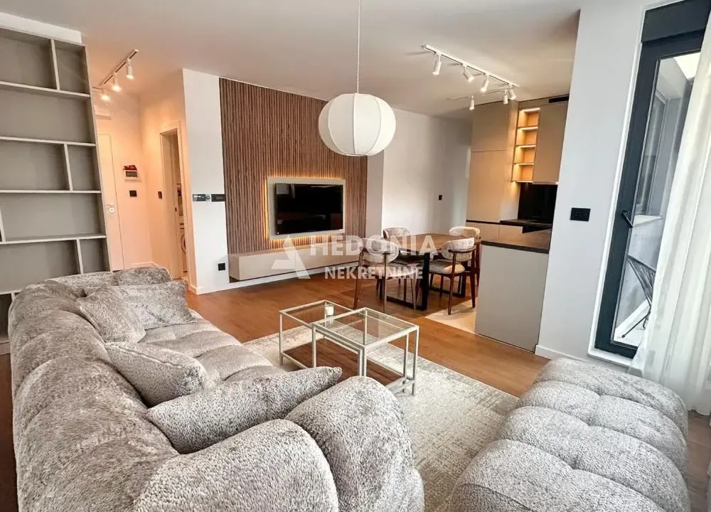 Rent, three bedroom apartment, 65m², Vračar Sve Podlokacije, Beograd