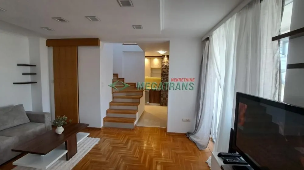 Izdavanje, četvorosoban stan, 103m², Grbavica, Novi Sad Sve Podlokacije