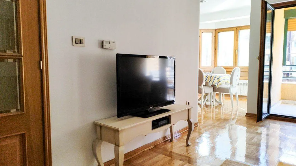 Izdavanje, jednosoban stan, 65m², Preko Morače, Podgorica