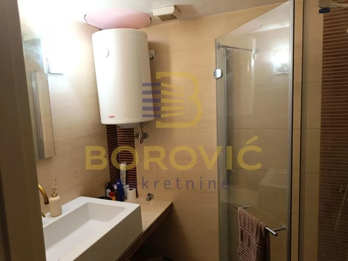 Prodaja, dvosoban stan, 66m², Kanarevo Brdo, Beograd