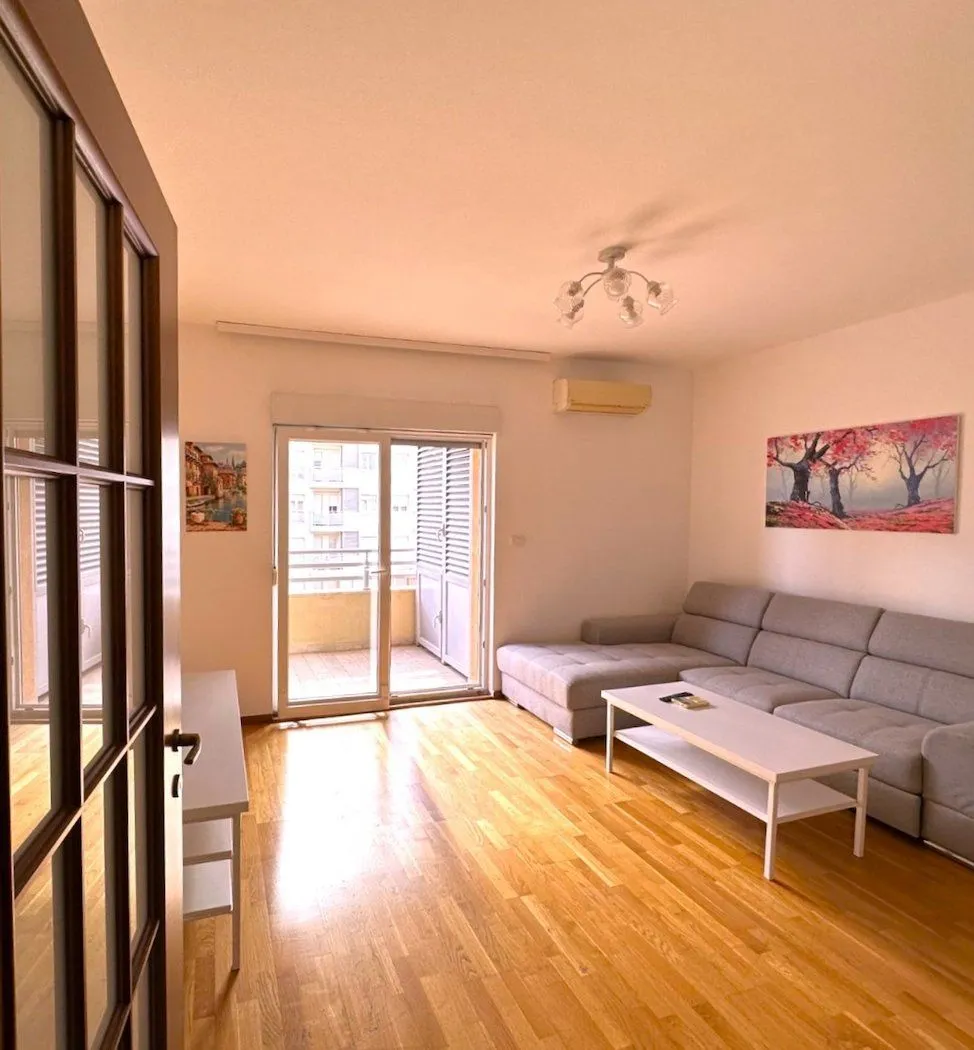 Izdavanje, stan, 50m², City Kvart, Podgorica