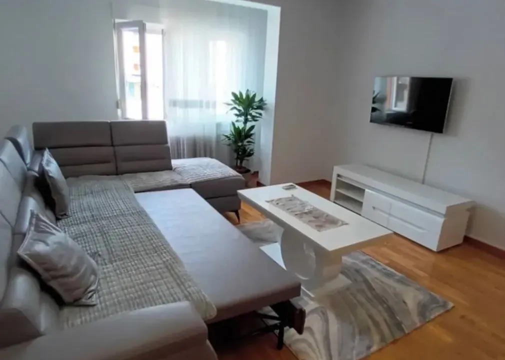 Izdavanje, jednosoban stan, 56m², City Kvart, Podgorica