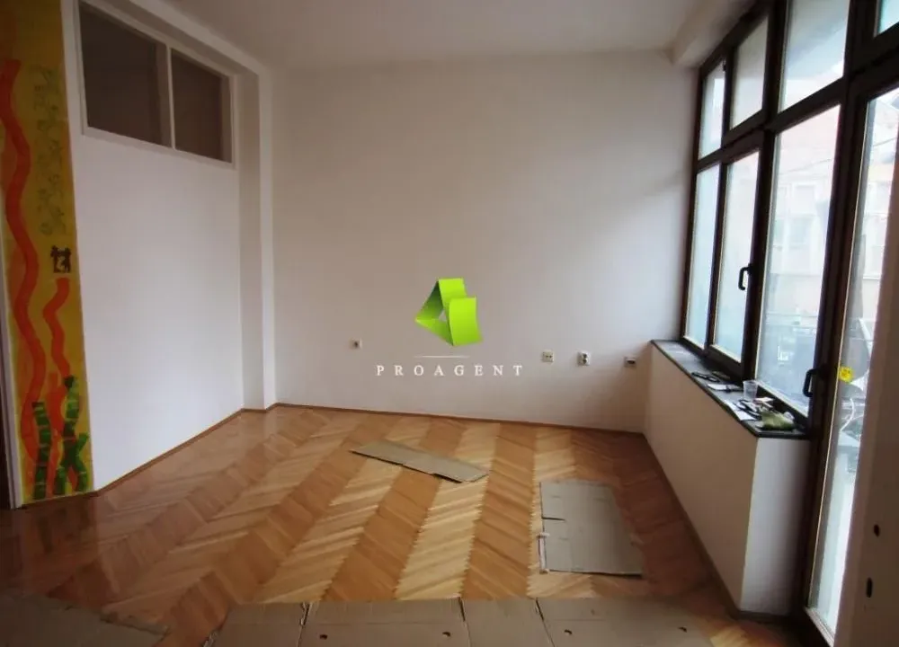 Rent, office space, 55m², Medijana, Niš