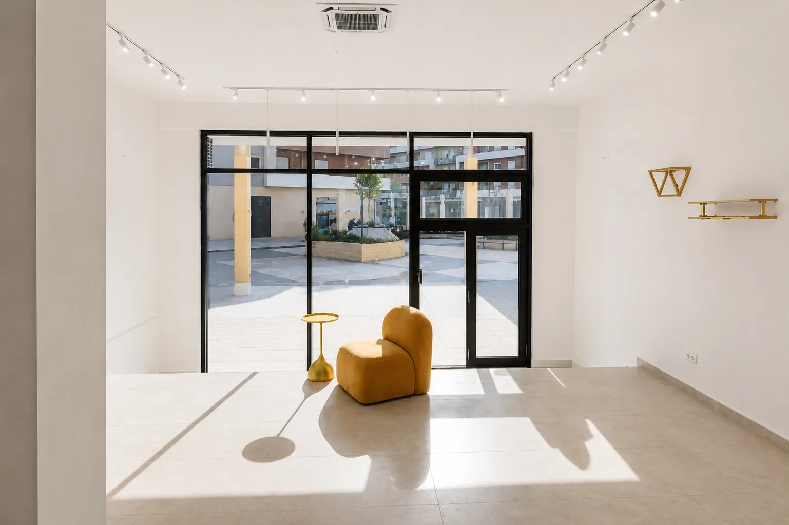 Rent, office space, 51m², Central Point, Podgorica