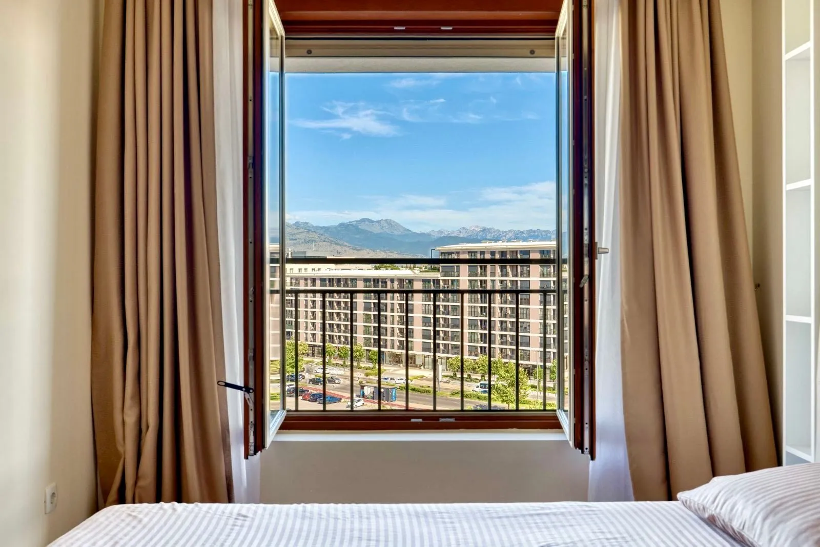 Izdavanje, dvosoban stan, 72m², City Kvart, Podgorica