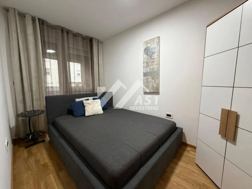 Izdavanje, jednosoban stan, 40m², Bulevar Evrope, Novi Sad Sve Podlokacije