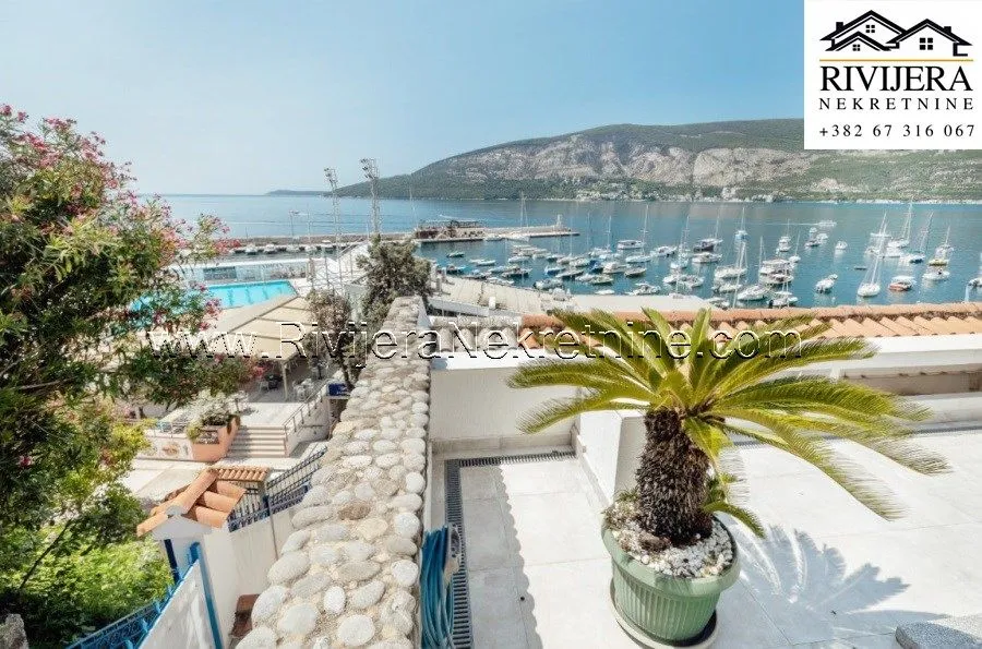 Sale, three bedroom apartment, 244m², Centar, Herceg Novi