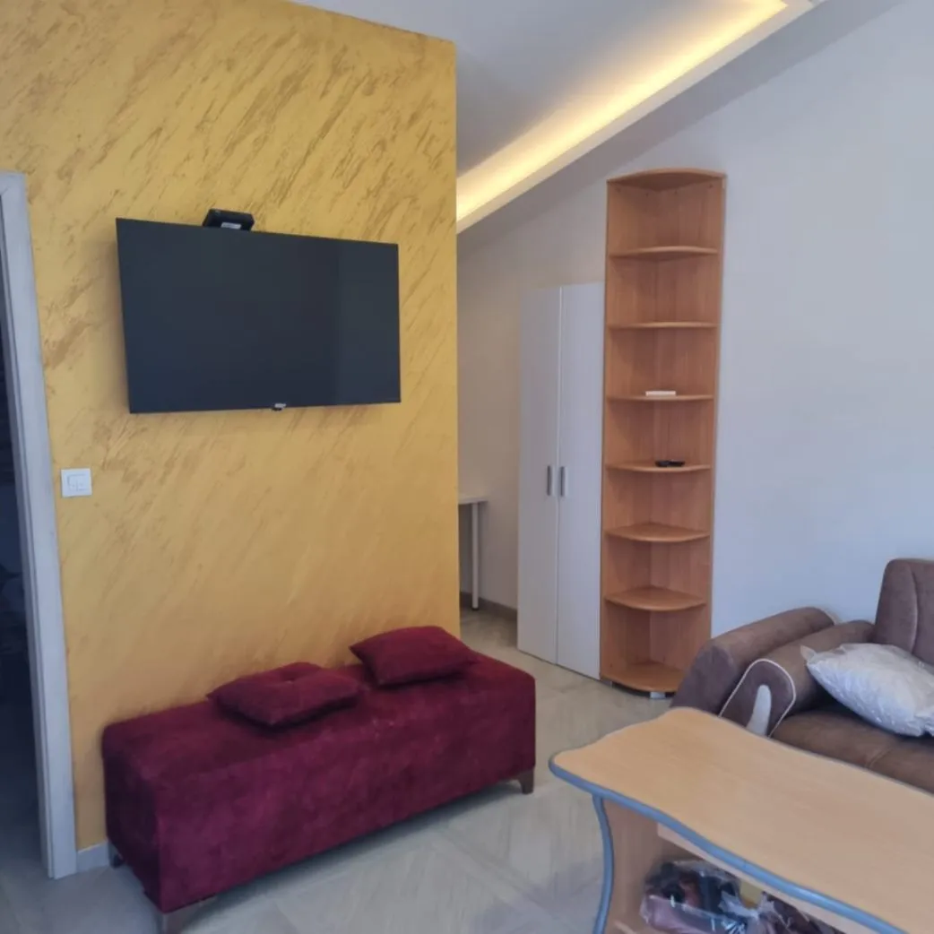 Izdavanje, jednosoban stan, 40m², Tološi, Podgorica