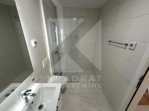 Prodaja, trosoban stan, 104m², Stari Aerodrom, Podgorica - image 16