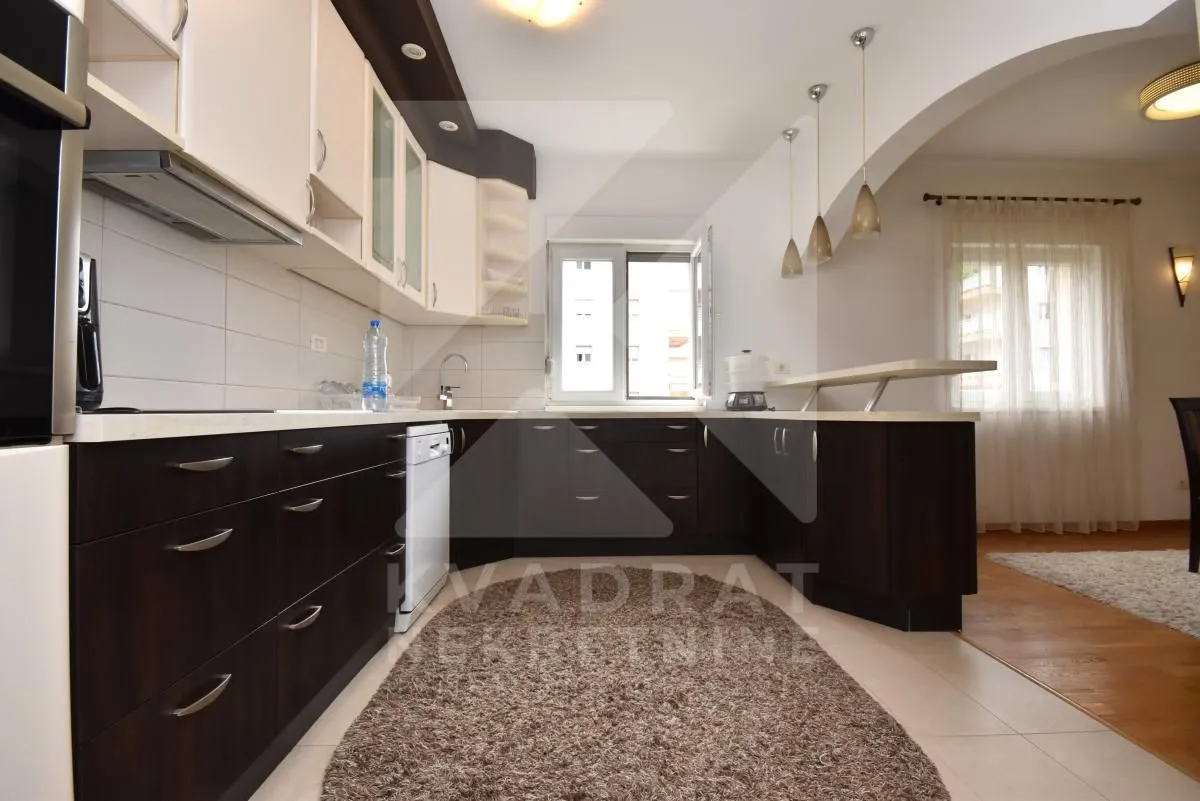 Rent, three bedroom apartment, 120m², City Kvart, Podgorica