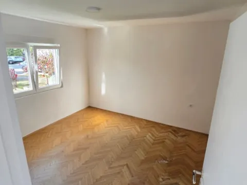 Izdavanje, kuća, 75m², Gornja Gorica, Podgorica - image 9