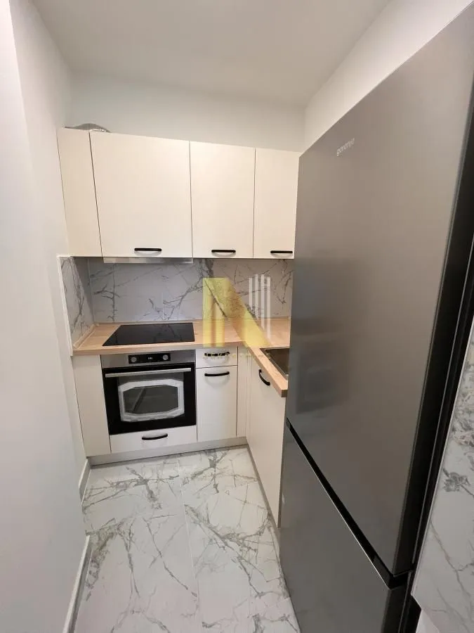 Izdavanje, garsonjera, 30m², Avijatičarsko naselje, Novi Sad Sve Podlokacije