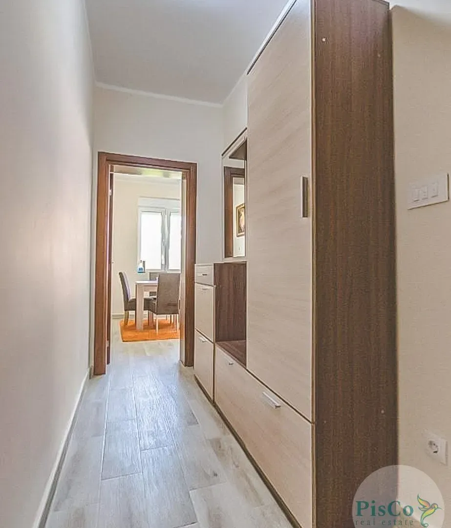Rent, one bedroom apartment, 60m², Kotor, Crna Gora