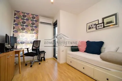 Izdavanje, trosoban stan, 95m², Dalmatinska ulica, Podgorica - image 8
