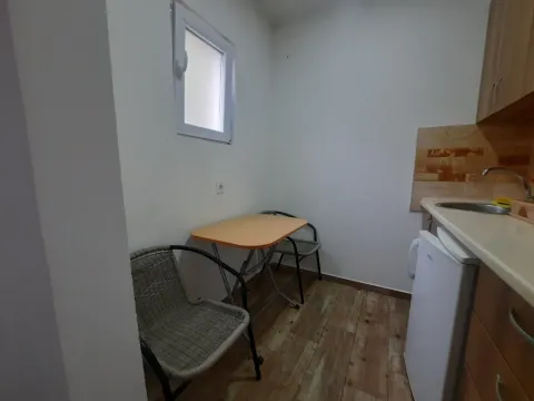 Izdavanje, garsonjera, 25m², Ilino, Bar - image 4