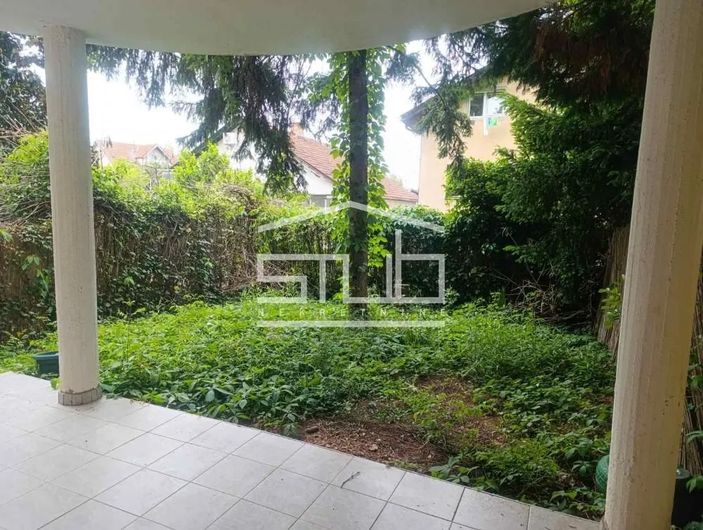 Izdavanje, kuća, 200m², Filmski Grad, Beograd