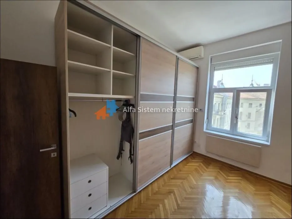 Izdavanje, četvorosoban stan, 100m², Savski Venac, Beograd