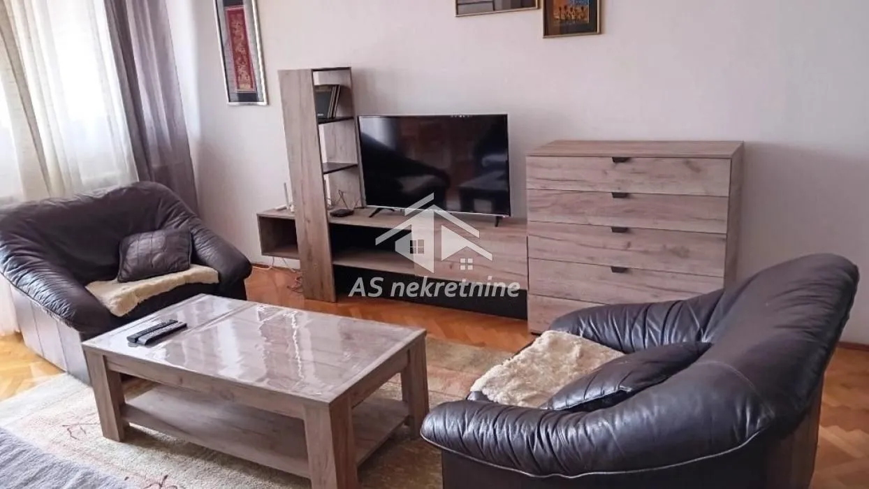 Izdavanje, dvosoban stan, 77m², Južni Bulevar, Vračar Sve Podlokacije