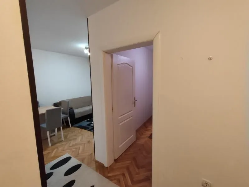 Izdavanje, jednosoban stan, 35m², Grbavica, Novi Sad Sve Podlokacije