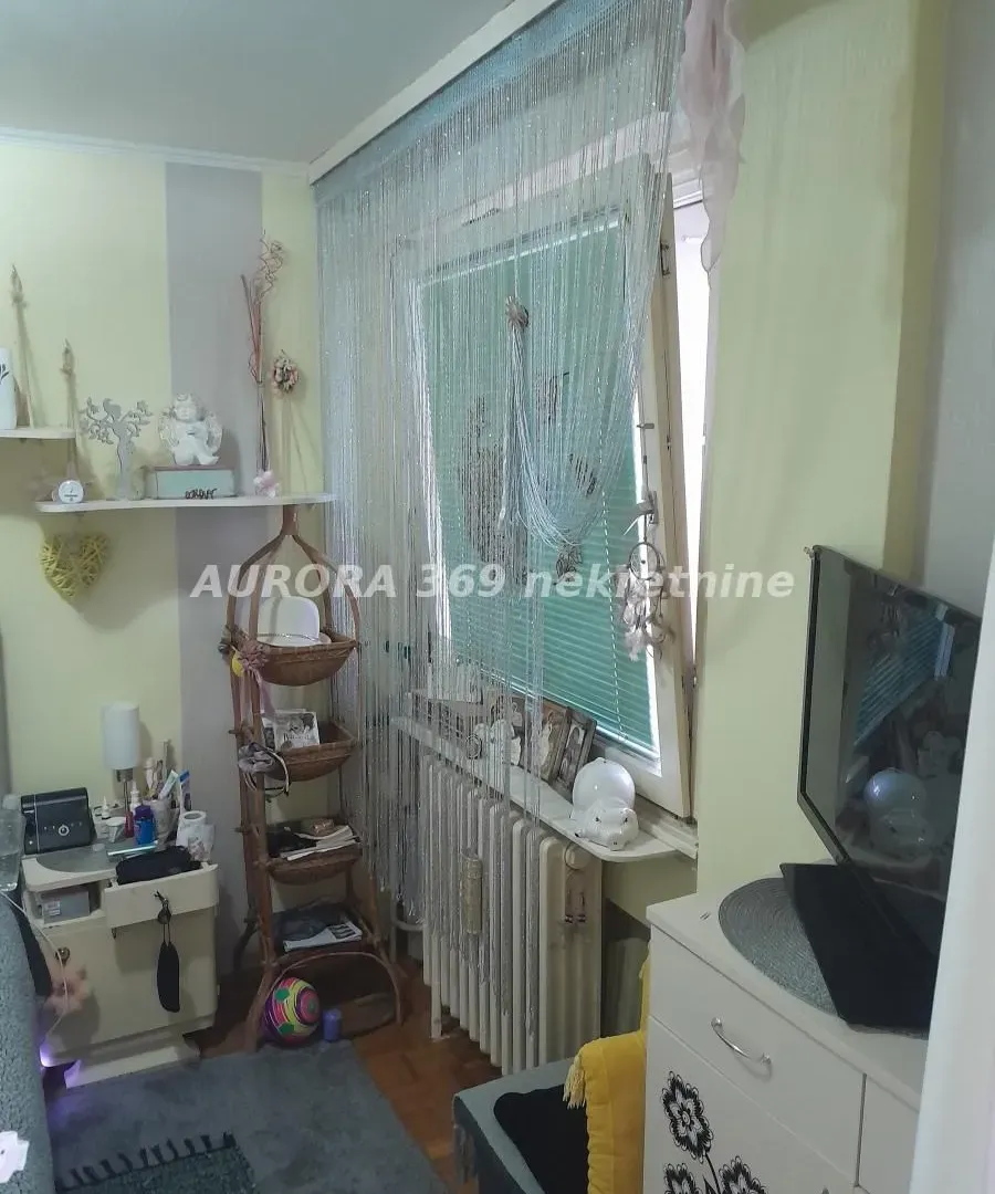 Prodaja, trosoban stan, 65m², Novo naselje, Novi Sad