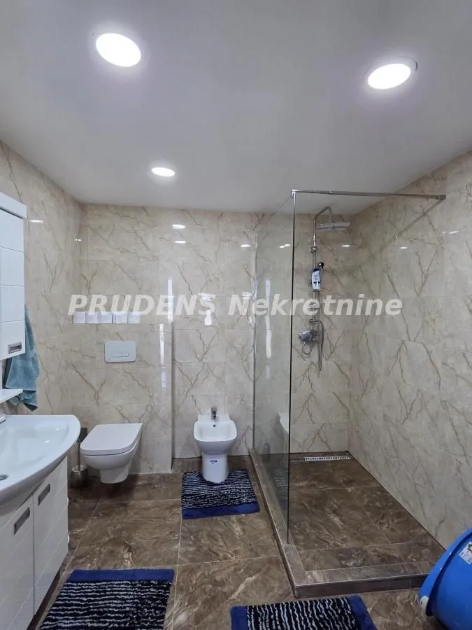Sale, house, 210m², Surčin, Beograd