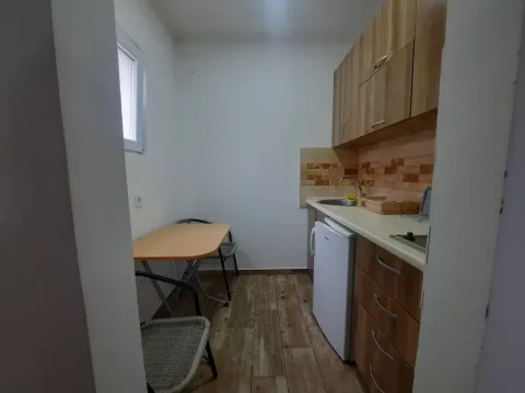 Izdavanje, garsonjera, 25m², Ilino, Bar - image 5