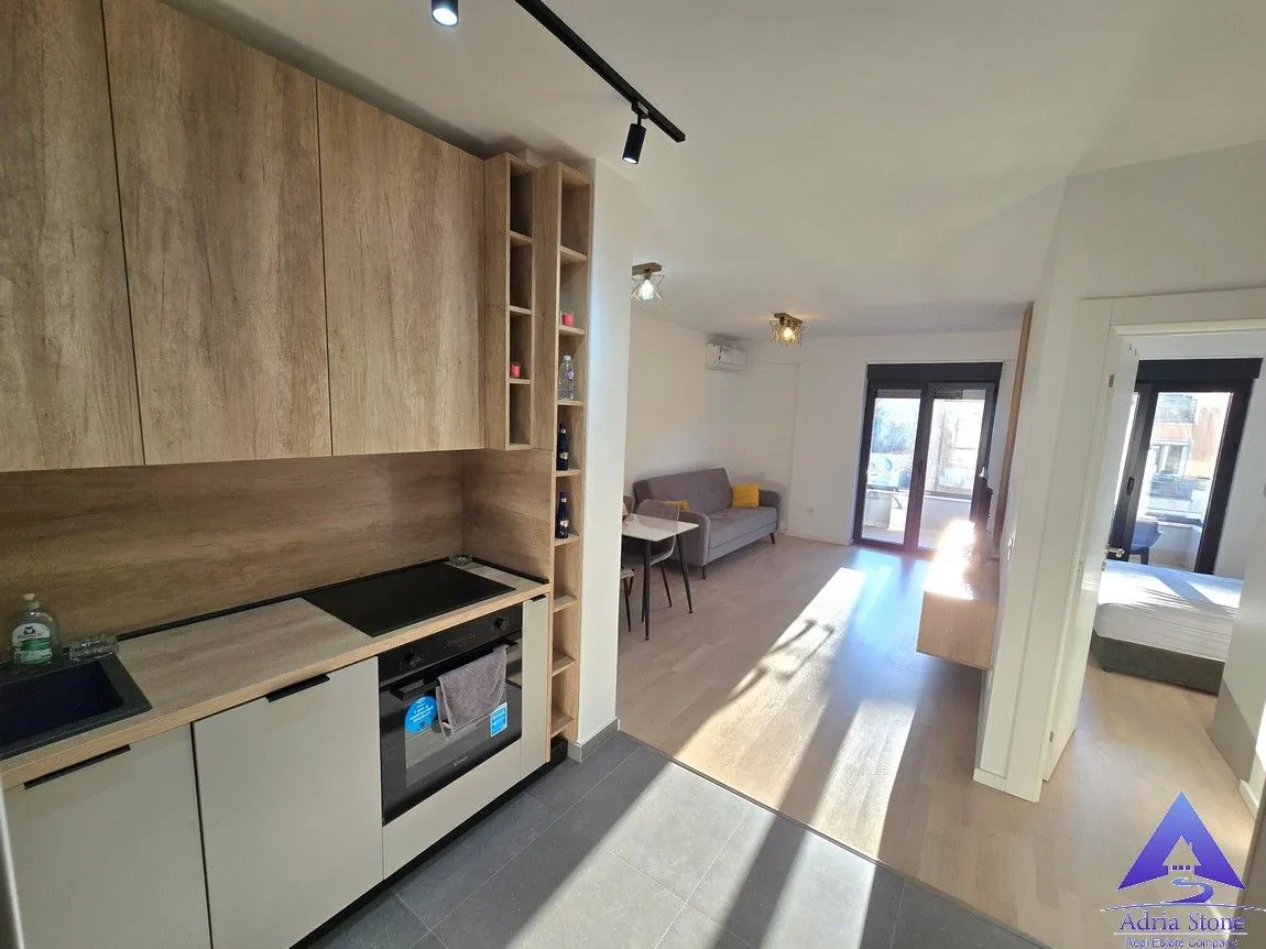 Rent, one bedroom apartment, 45m², Podkošljun, Budva