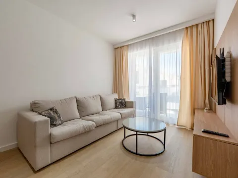 Sale, one bedroom apartment, 43m², Bečići, Budva - image 2