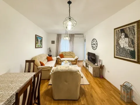 Izdavanje, dvosoban stan, 66m², Stari Aerodrom, Podgorica - image 3