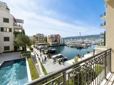 Prodaja, dvosoban stan, 131m², Porto Montenegro, Tivat - image 1
