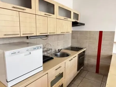 Izdavanje, dvosoban stan, 50m², Čubura, Beograd - image 5