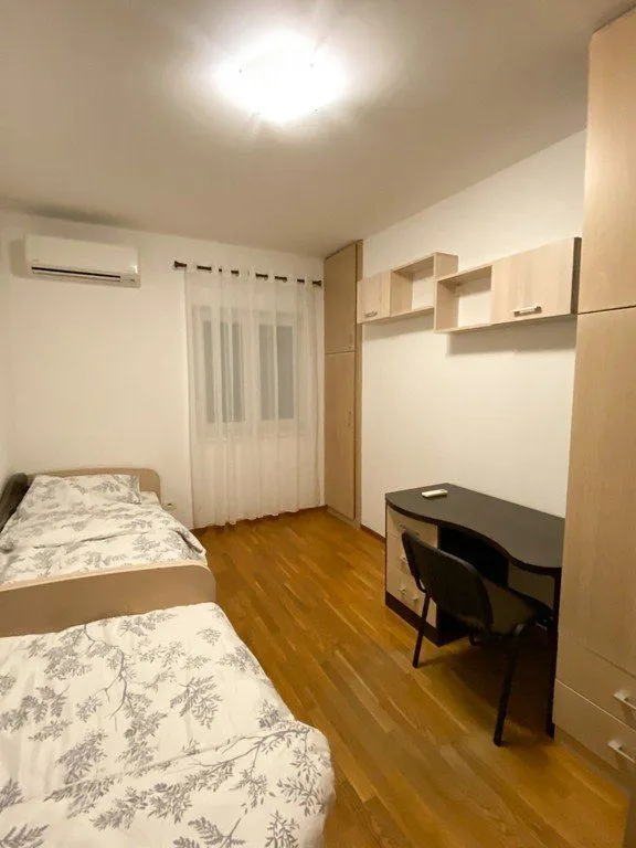 Izdavanje, trosoban stan, 120m², City Kvart, Podgorica