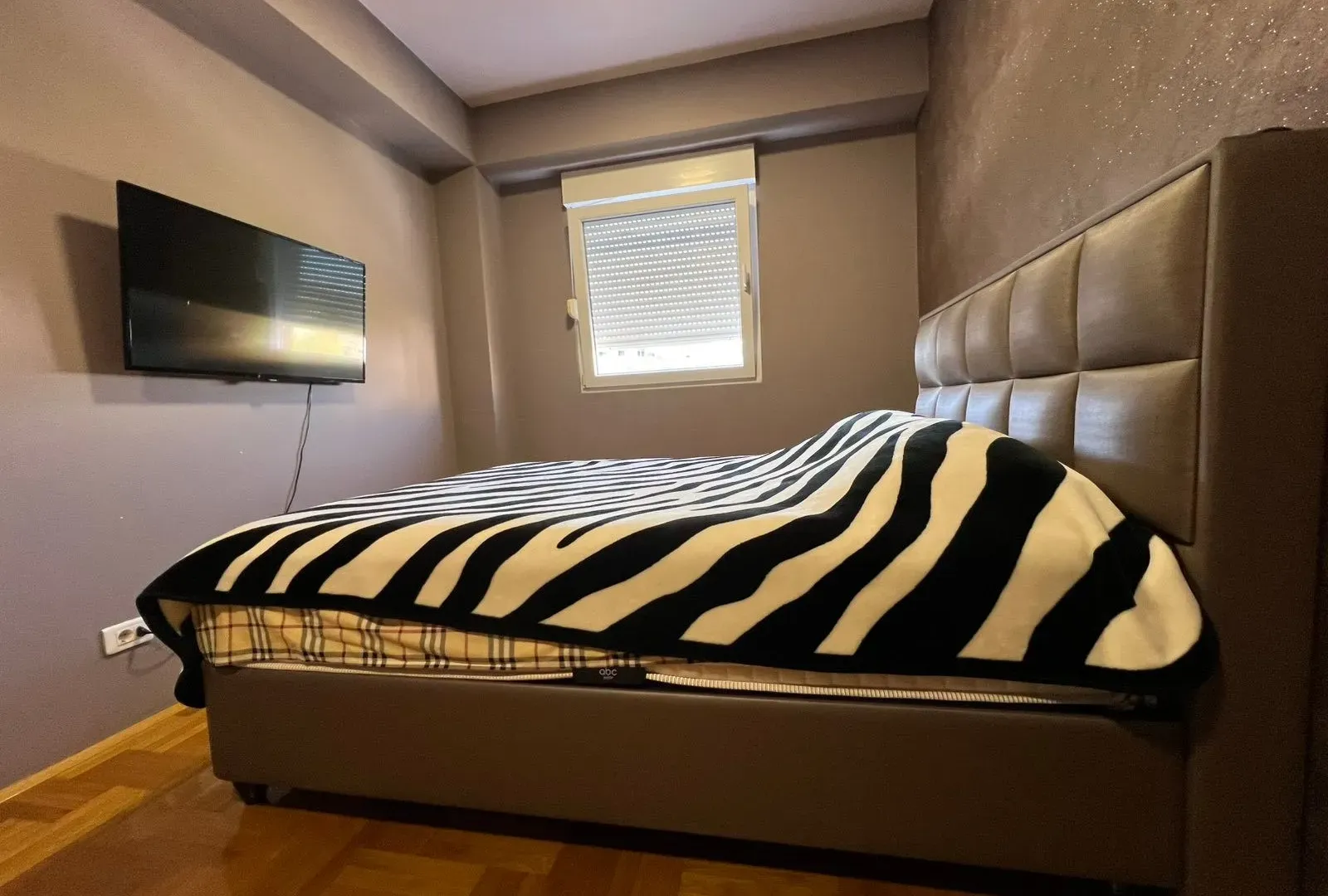 Izdavanje, dvosoban stan, 90m², City Kvart, Podgorica