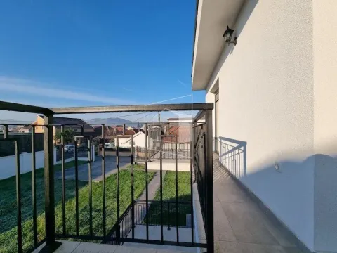 Sale, house, 400m², Tološi, Podgorica - image 28