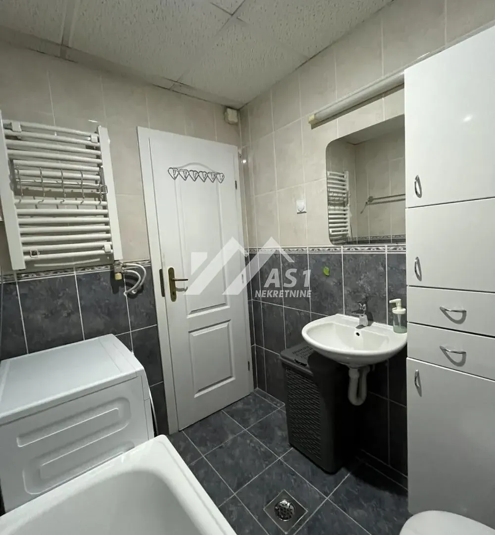 Izdavanje, dvosoban stan, 46m², Nova Detelinara, Novi Sad Sve Podlokacije
