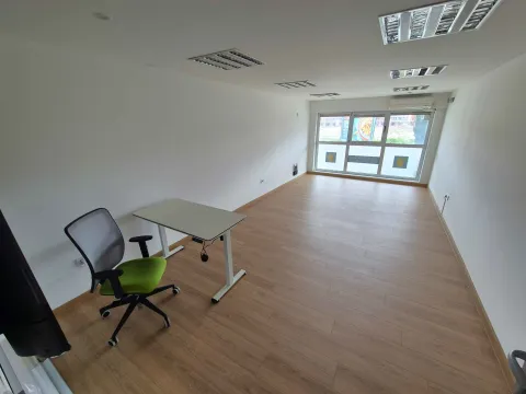 Izdavanje, poslovni prostor, 190m², City Kvart, Podgorica - image 17