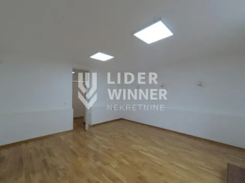Izdavanje, poslovni prostor, 97m², Savski Venac, Beograd - image 11