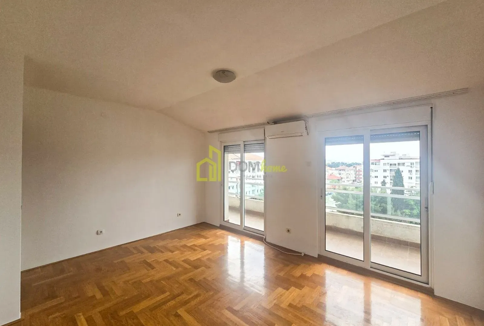 Prodaja, dvosoban stan, 70m², Blok 9, Podgorica