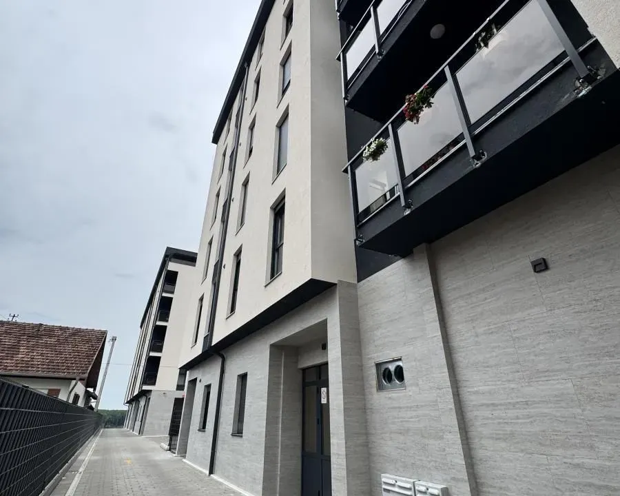Prodaja, trosoban stan, 77m², Novi Banovci, Stara Pazova